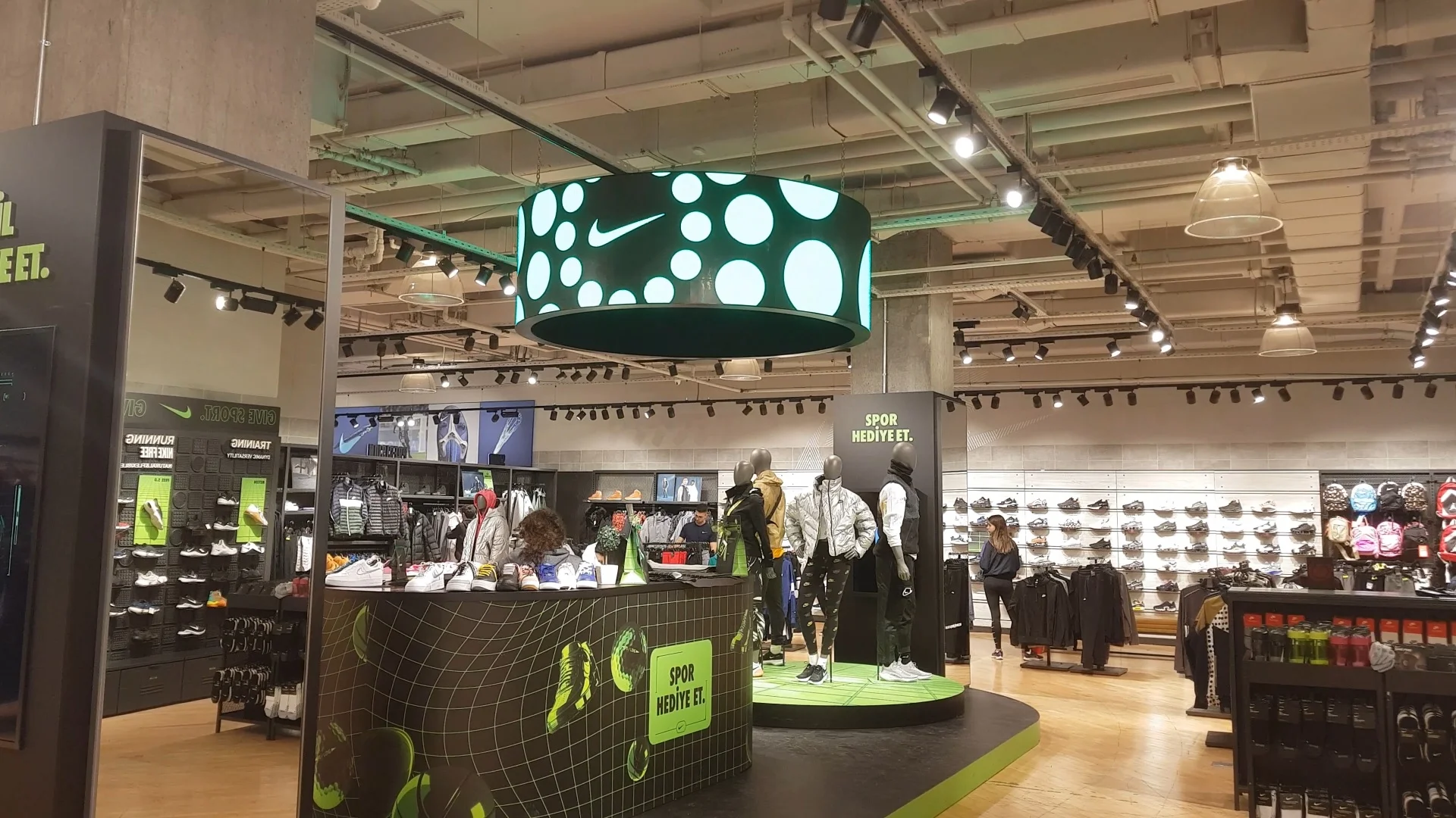 Nike Mağazaları