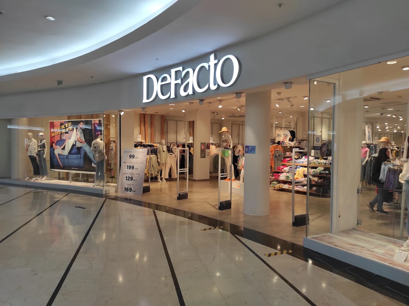 Defacto Mağazaları - Yurt Dışı